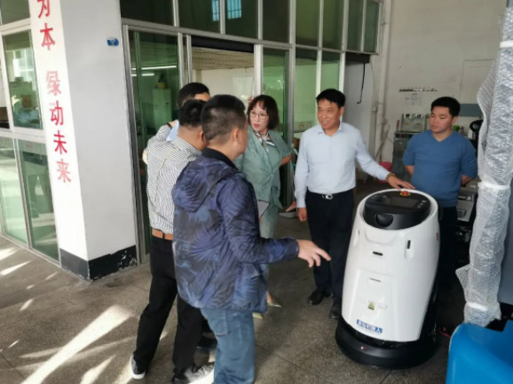 情暖永新昌丨熱烈歡迎廈門總商會(huì)舉辦的哈工大會(huì)長(zhǎng)班同學(xué)光臨廈門永新昌參觀指導(dǎo)。